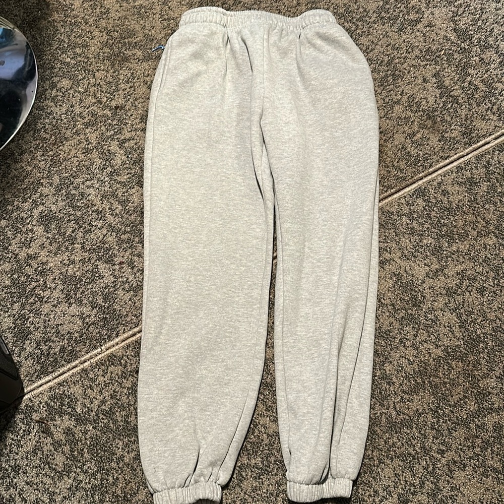 grey sweatpants/never worn